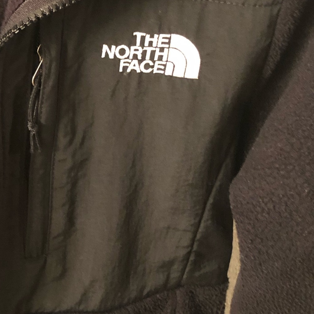 WOMEN’S THE NORTH FACE JACKET